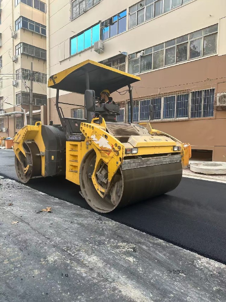 鄭州瀝青路面施工專家，品質(zhì)成就未來(lái)