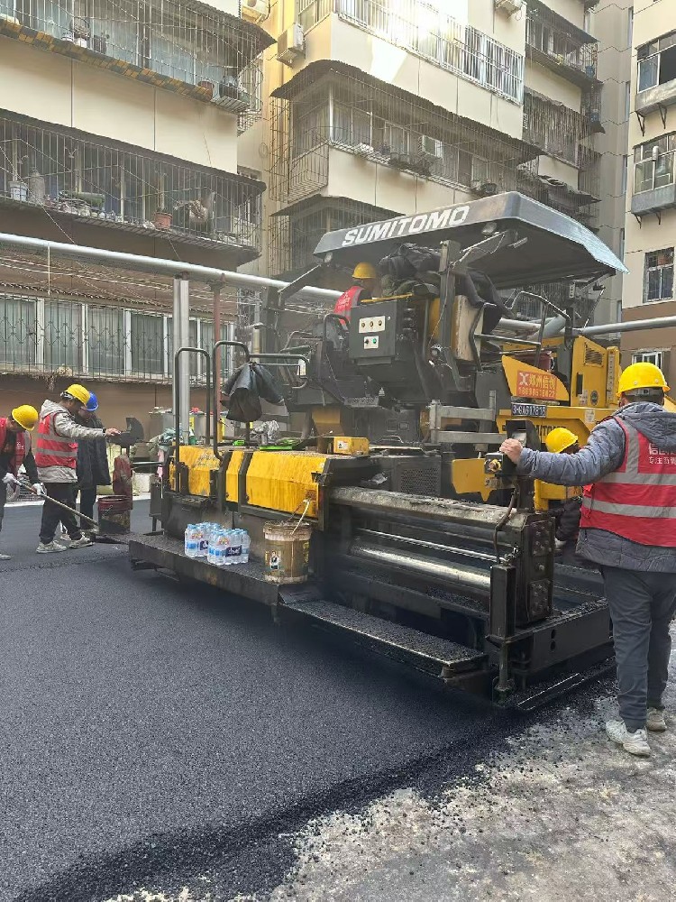 鄭州瀝青路面施工，品質(zhì)源于專業(yè)與堅(jiān)守